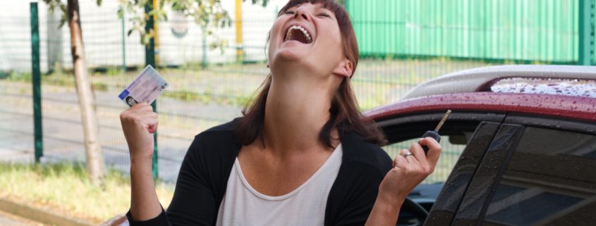 Una ragazza che ha appena preso la patente
