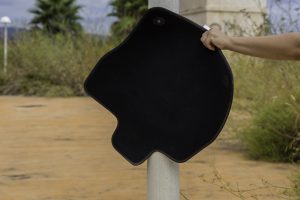Sbattere i tappetini dell'auto