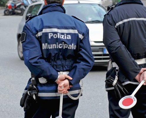 vigili urbani al lavoro