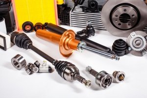 Assortimento di nuove parti di ricambio per auto